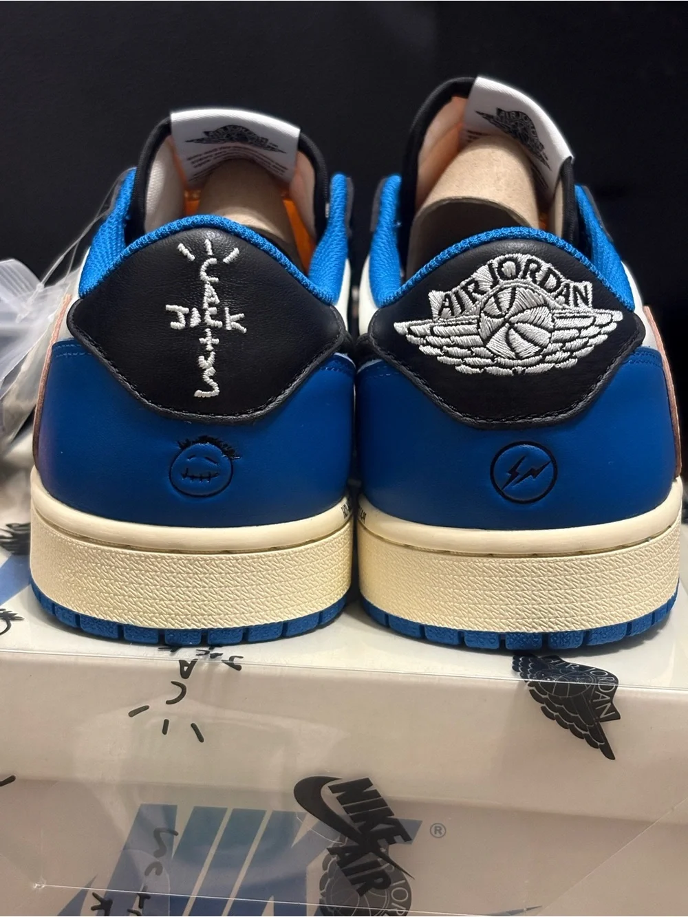 Jordan 1 low × Travis Scott Fragment 1.0